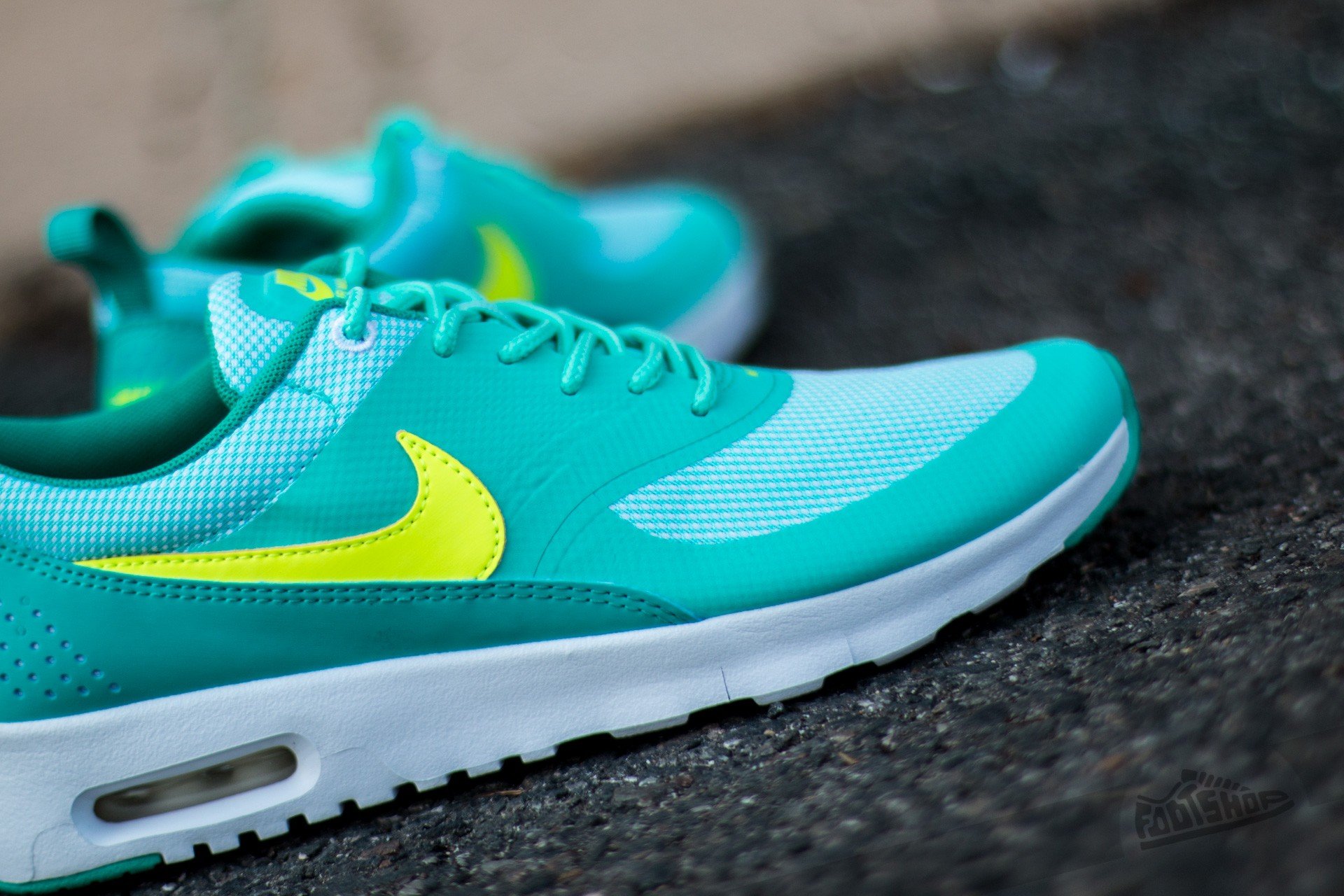 Skor för kvinnor Nike Air Max Thea (GS) Hyper Turquoise/ Volt-Clear Jade-White