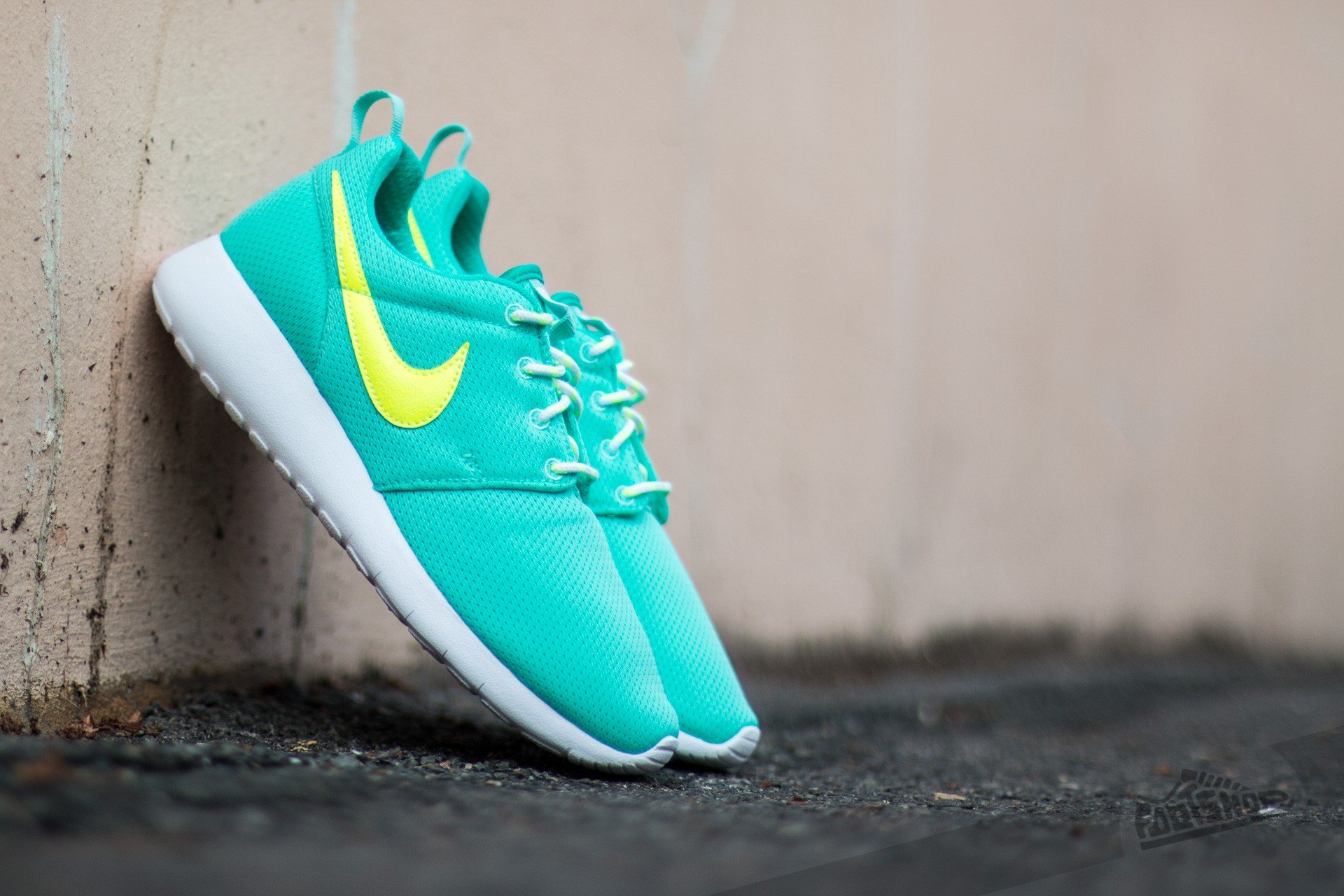 Dámské tenisky a boty Nike Roshe One (GS) Hyper Turquoise/ Volt-Clear Jade-White