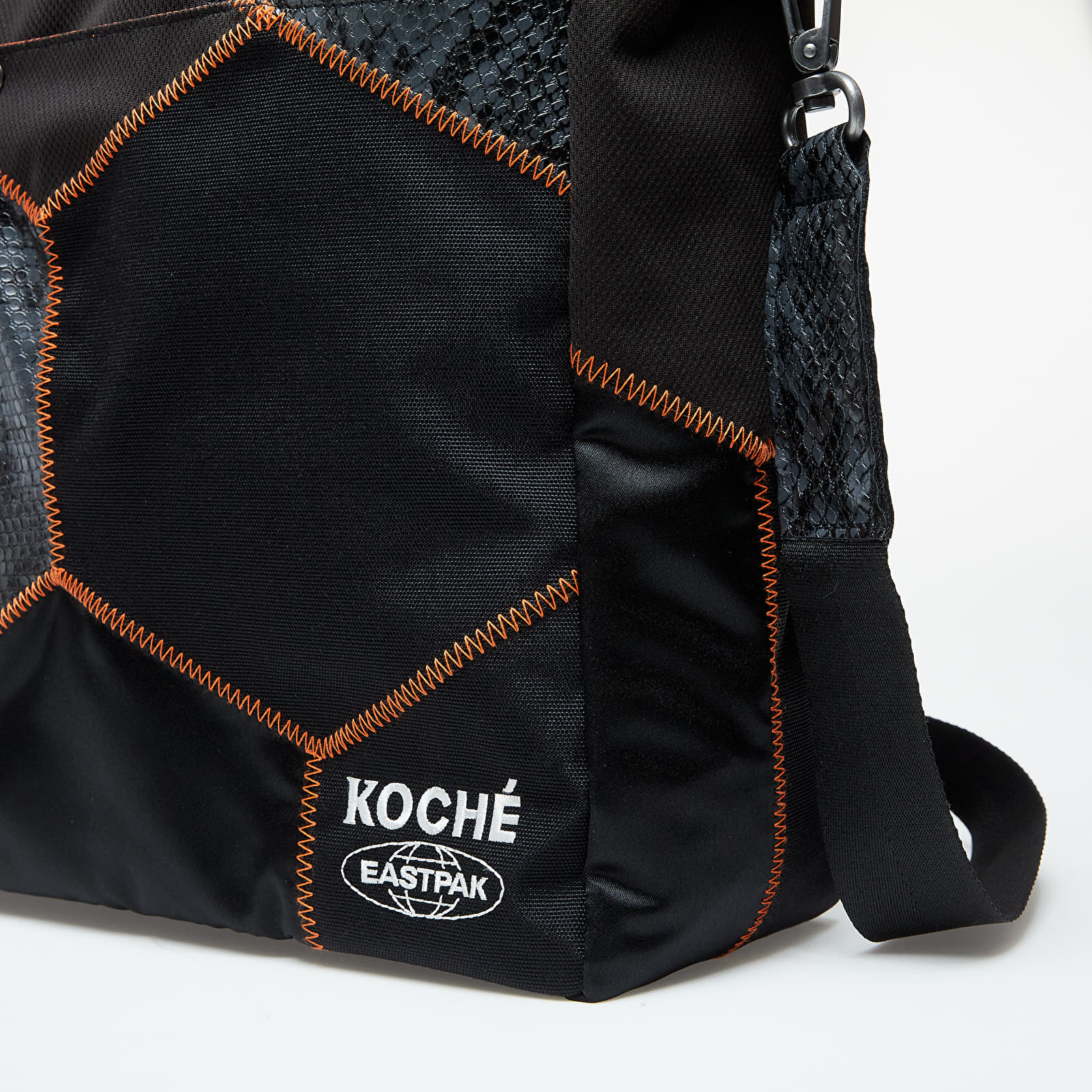 Crossbody-väskor Eastpak X Koché Shop'r Black