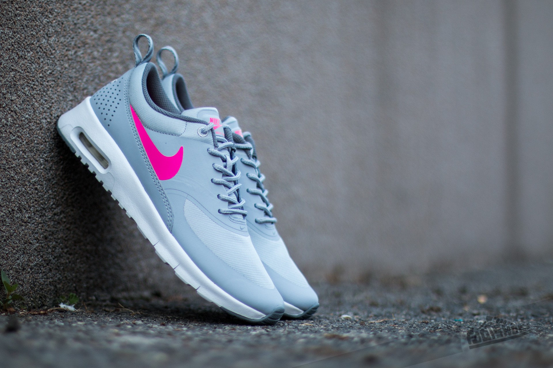 Nike thea light grey shop
