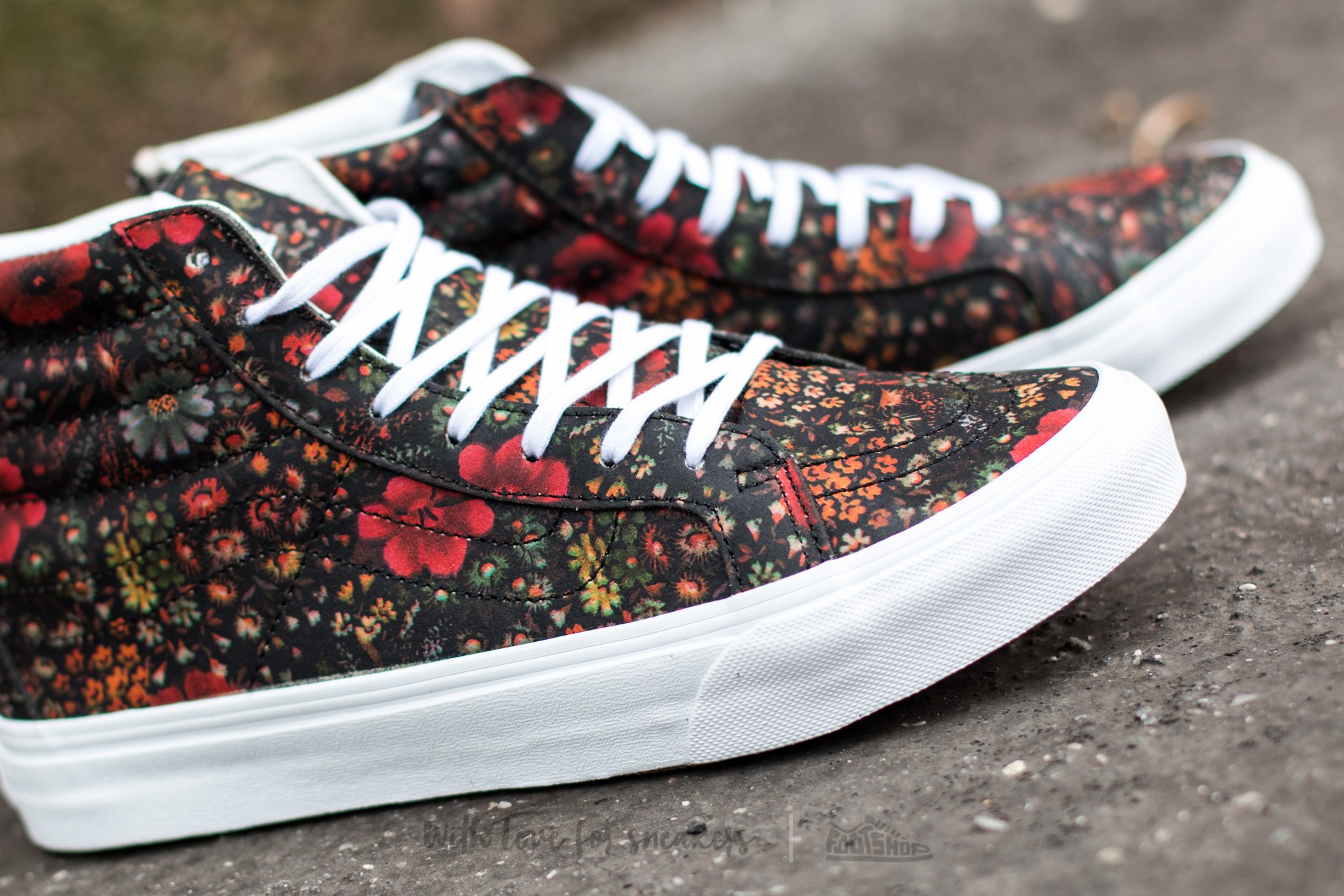 Dámské tenisky a boty Vans Sk8-Hi Slim Zip (Floral Leather) Multi/ True White
