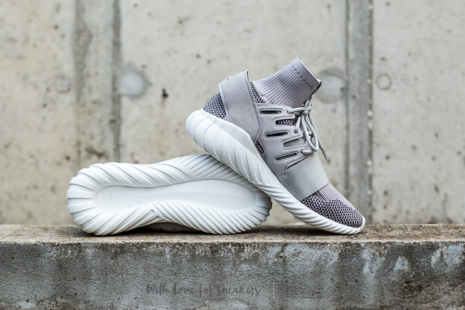 Adidas tubular primeknit cheap shop