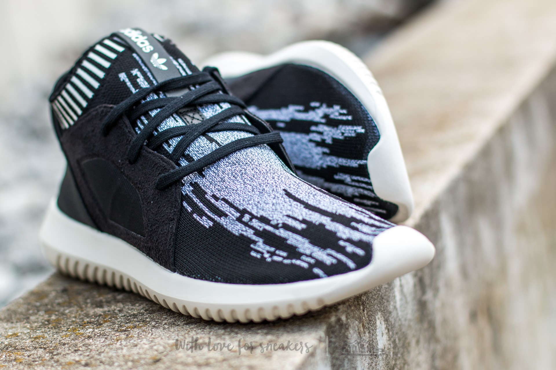 Scarpe donna adidas W Tubular Defiant Primeknit Core Black/ Core Black