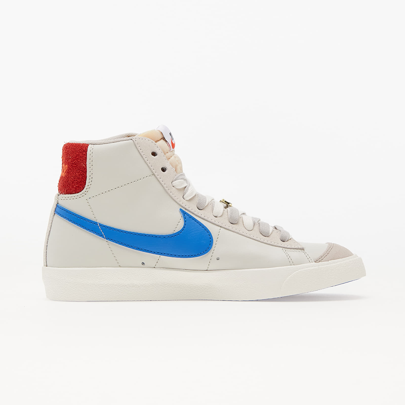 Moteriška avalynė Nike W Blazer Mid '77 SE Light Bone/ Green Noise-Cream II-Sail
