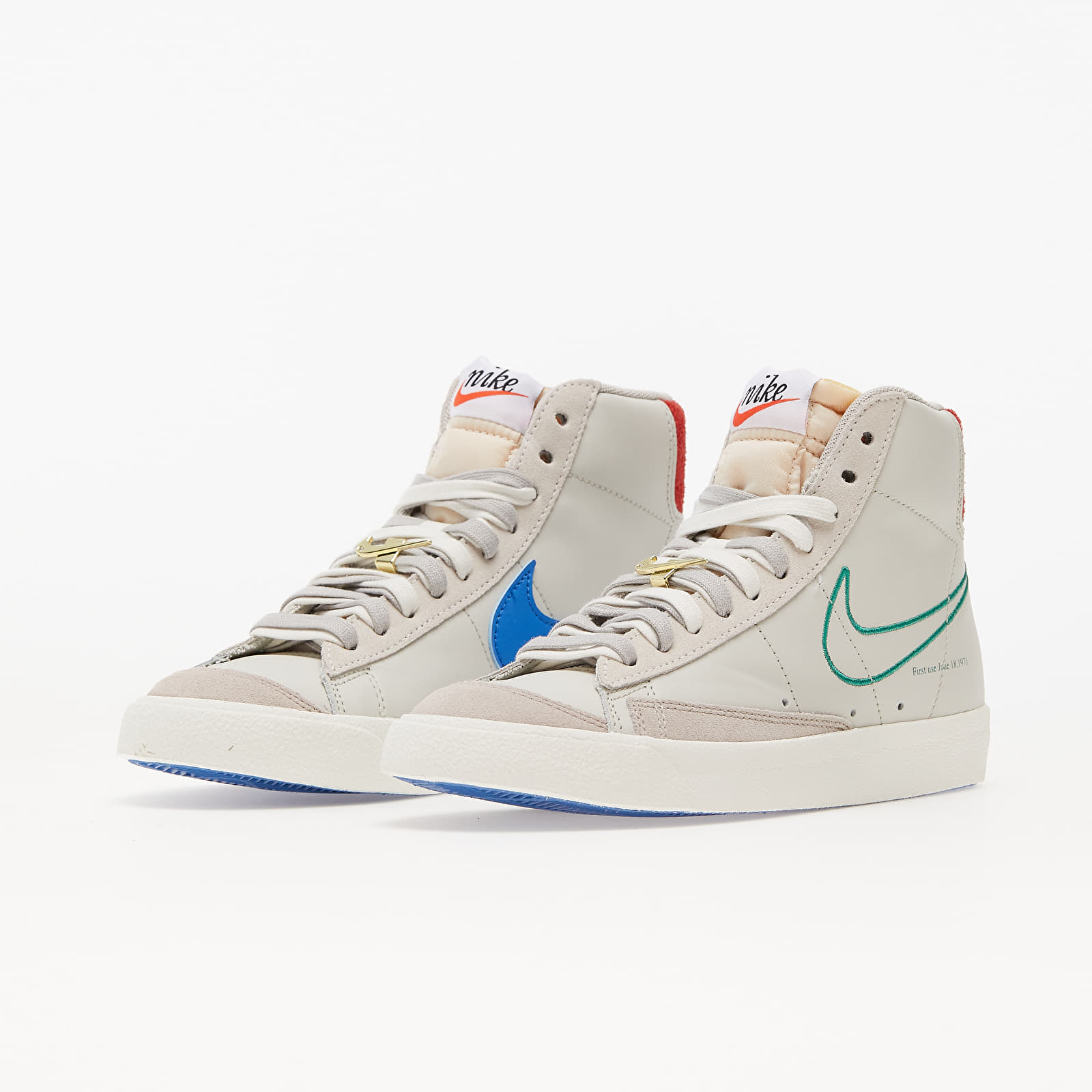 Moteriška avalynė Nike W Blazer Mid '77 SE Light Bone/ Green Noise-Cream II-Sail