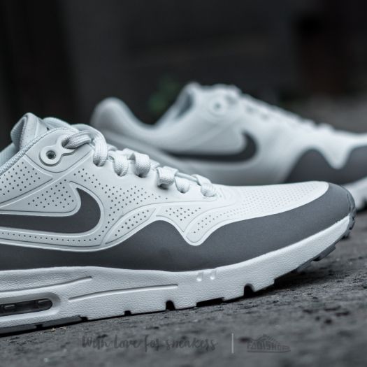 Nike womens air max ultra 2025