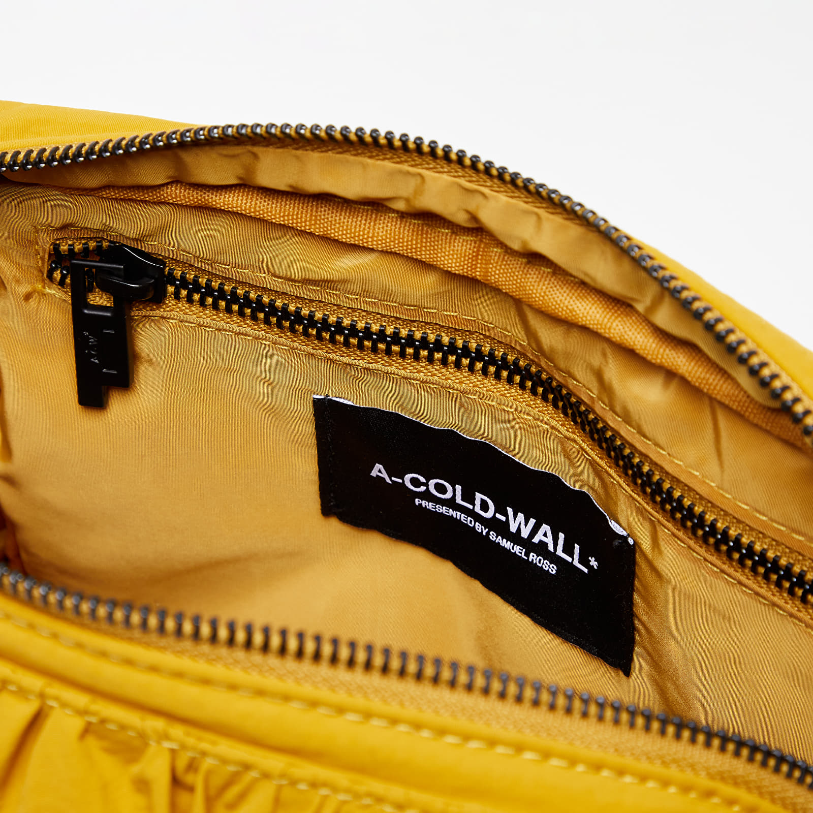 Sacs à bandoulière A-COLD-WALL* Padded Envelope Bag Sulphur