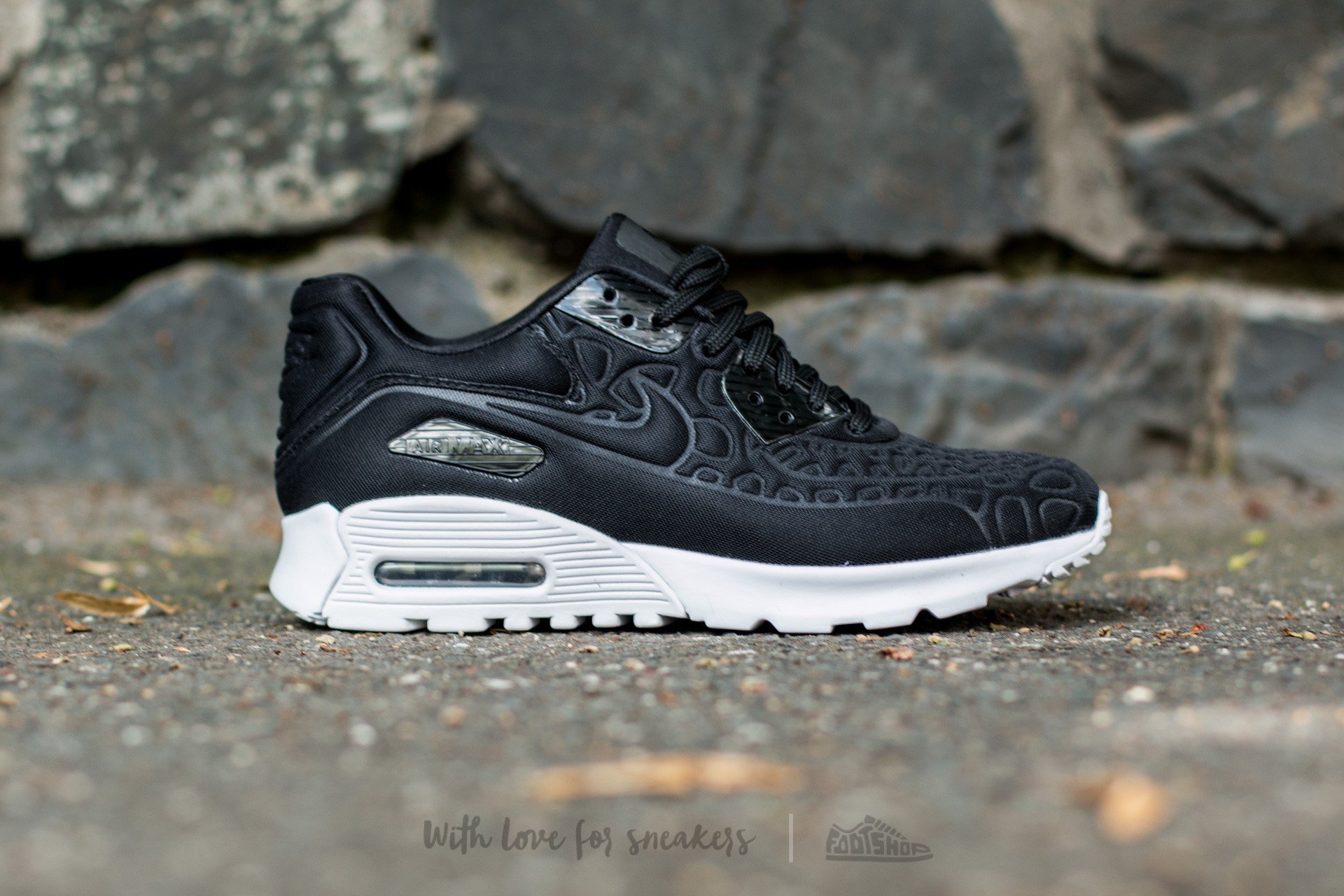 Moteriška avalynė Nike Wmns Air Max 90 Ultra Plush Black/ Black-White