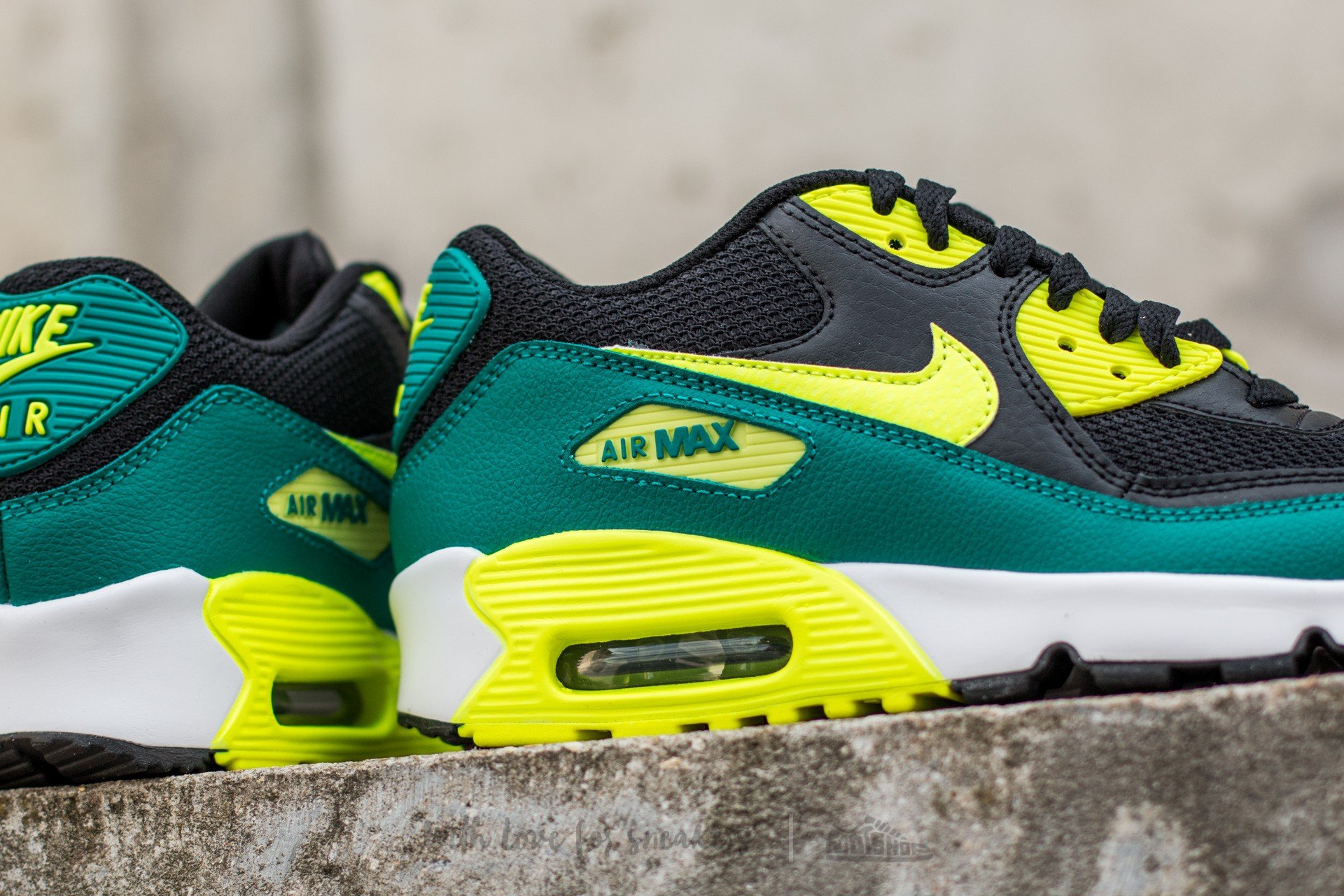 Încălțăminte și sneakerși pentru femei Nike Air Max 90 Mesh (GS) Black/ Volt-Rio Teal-White