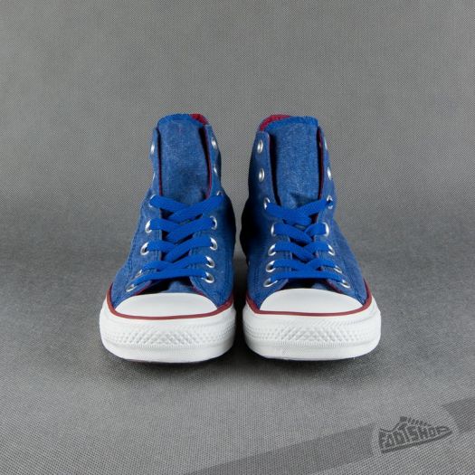 Radio deals blue converse