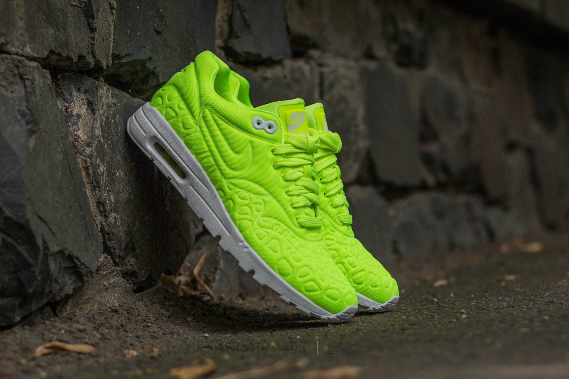 Nike air max 1 ultra plush black hot sale