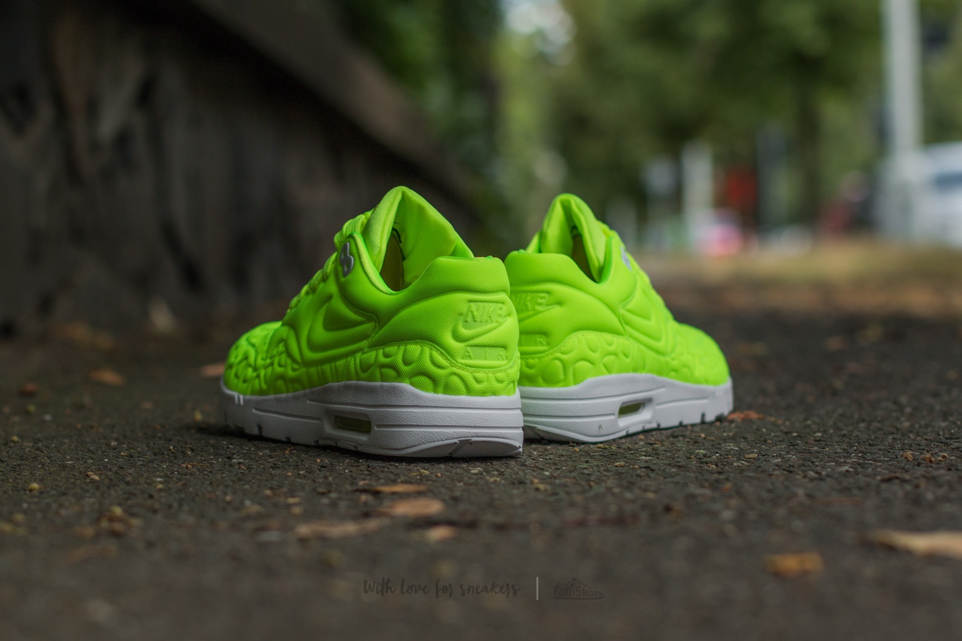 Nike w air max 1 ultra plush on sale