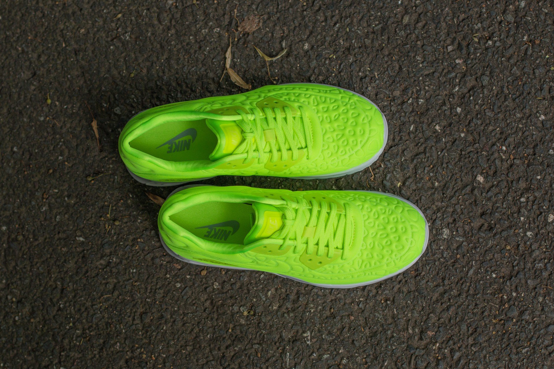 Nike volt top shoes womens
