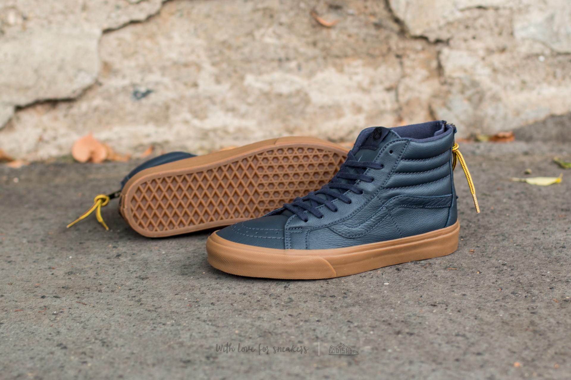 Men s shoes Vans Sk8 Hi Reissue Zip Hiking Navy Gum Footshop