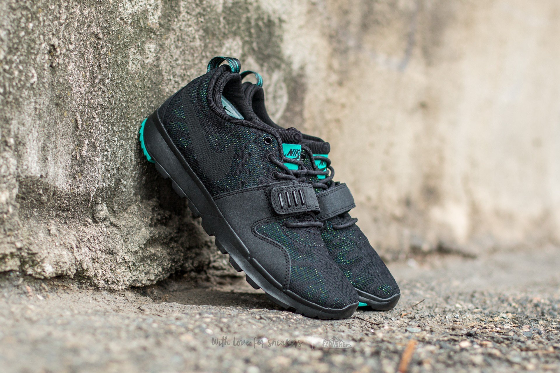 Nike trainerendor all black store