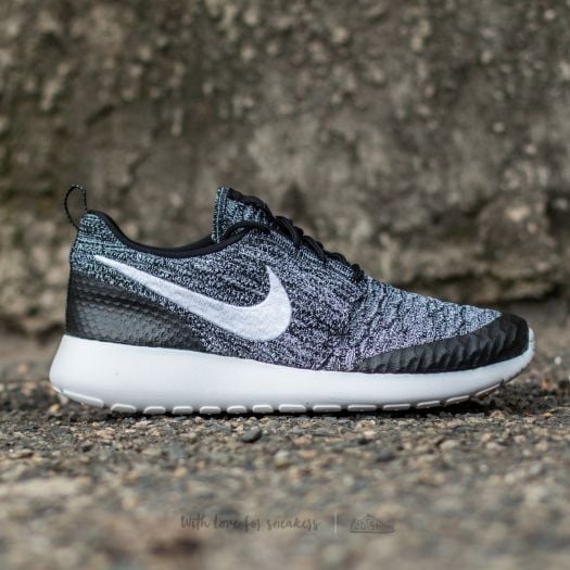 Nike Wmns Roshe One Flyknit Black White Cool Grey