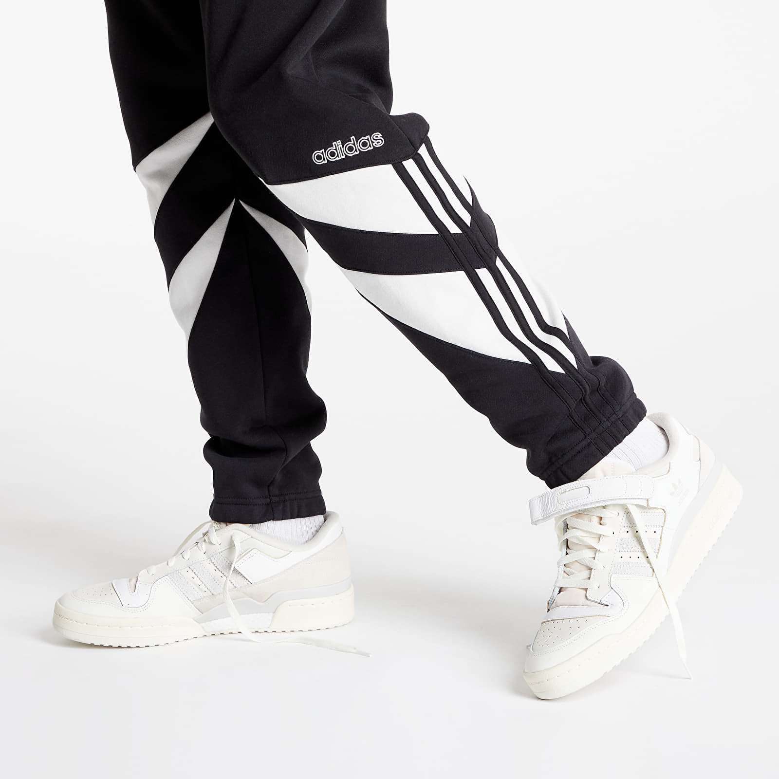 Hosen und Jeans adidas Shark Sweatpants Black Grey One Footshop
