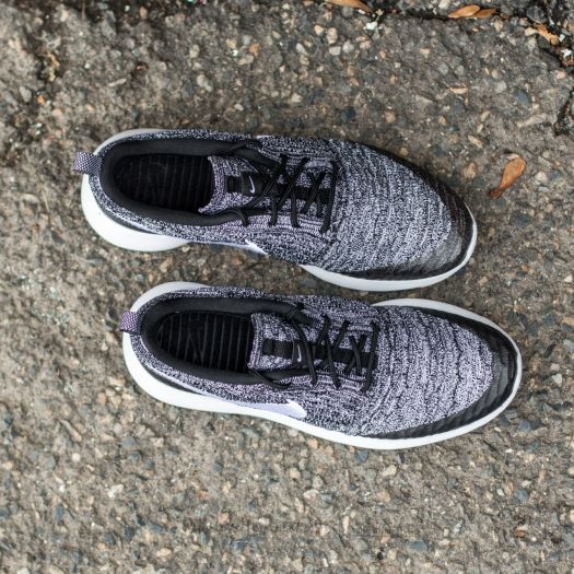 Nike Wmns Roshe One Flyknit Black White Cool Grey