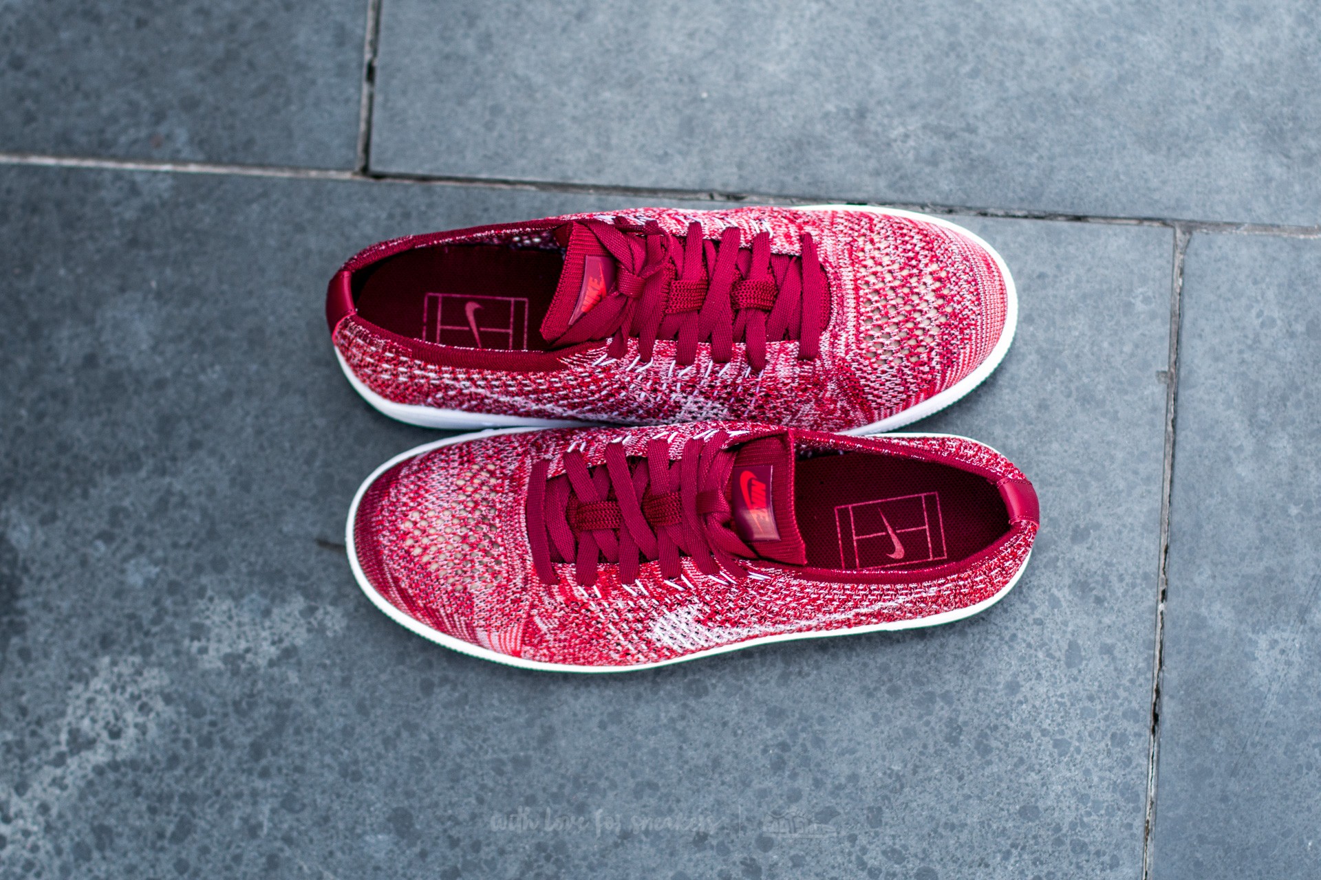 Nike tennis classic ultra flyknit outlet red