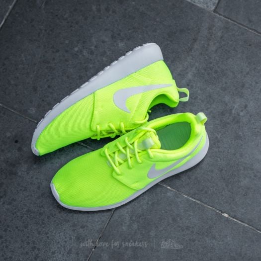 nike roshe neon