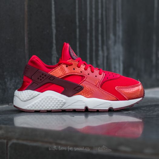 Nike air huarache 5.5 womens red hot sale