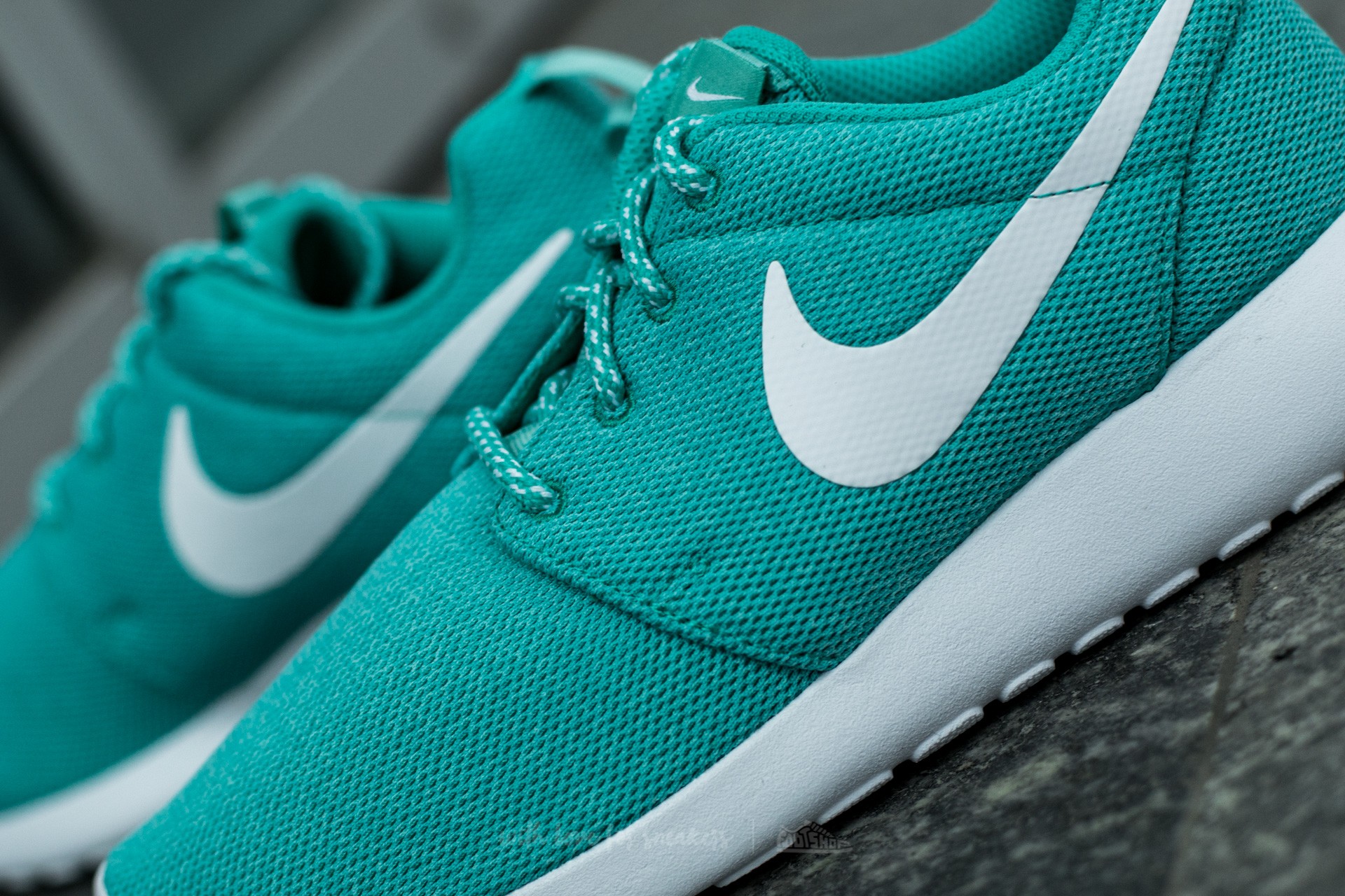 Damen Sneaker und Schuhe Nike W Roshe One Clear Jade/ White-Hyper Turquoise