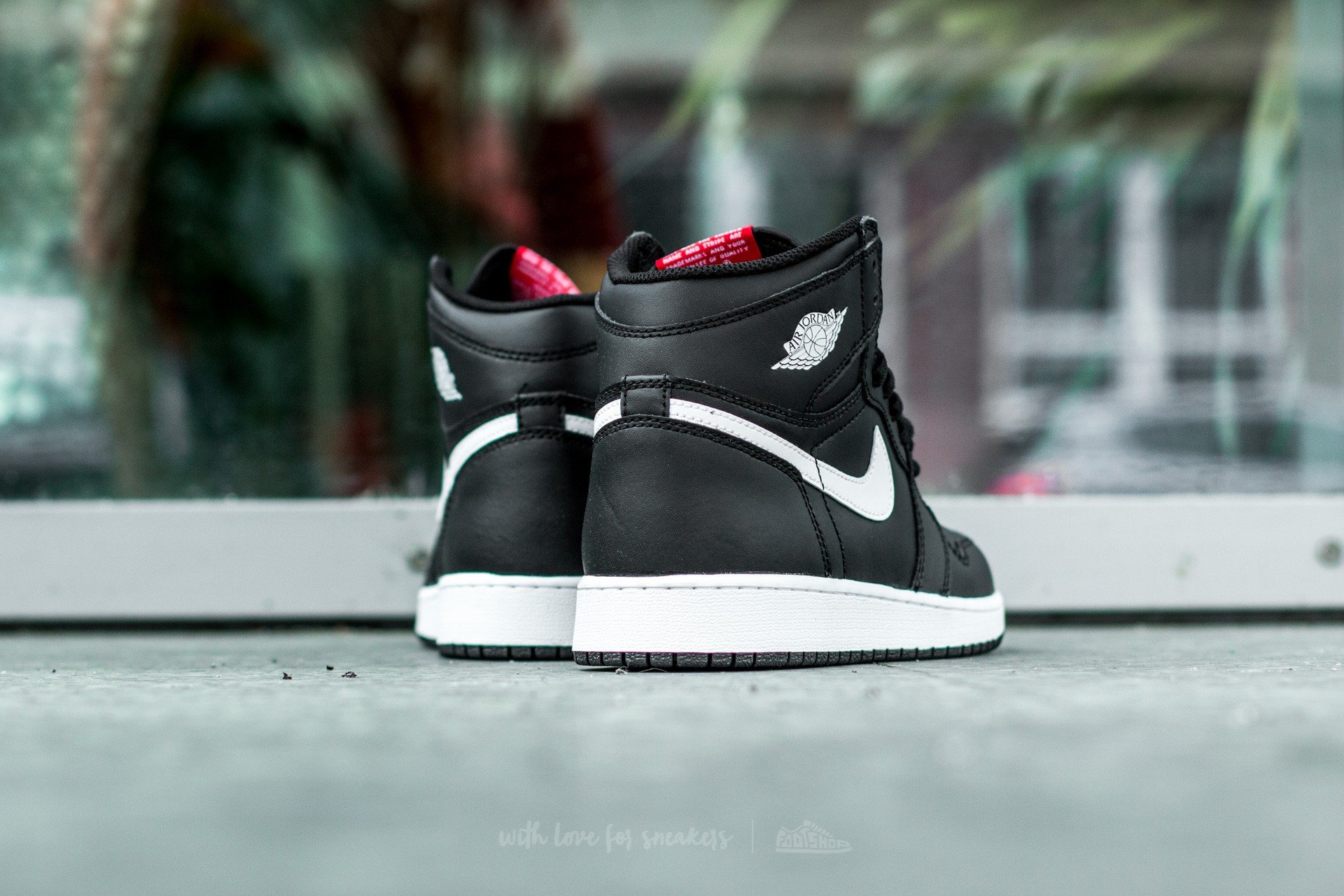 Women's shoes Air Jordan 1 Retro High OG (BG) Black/ White-Black-University Red