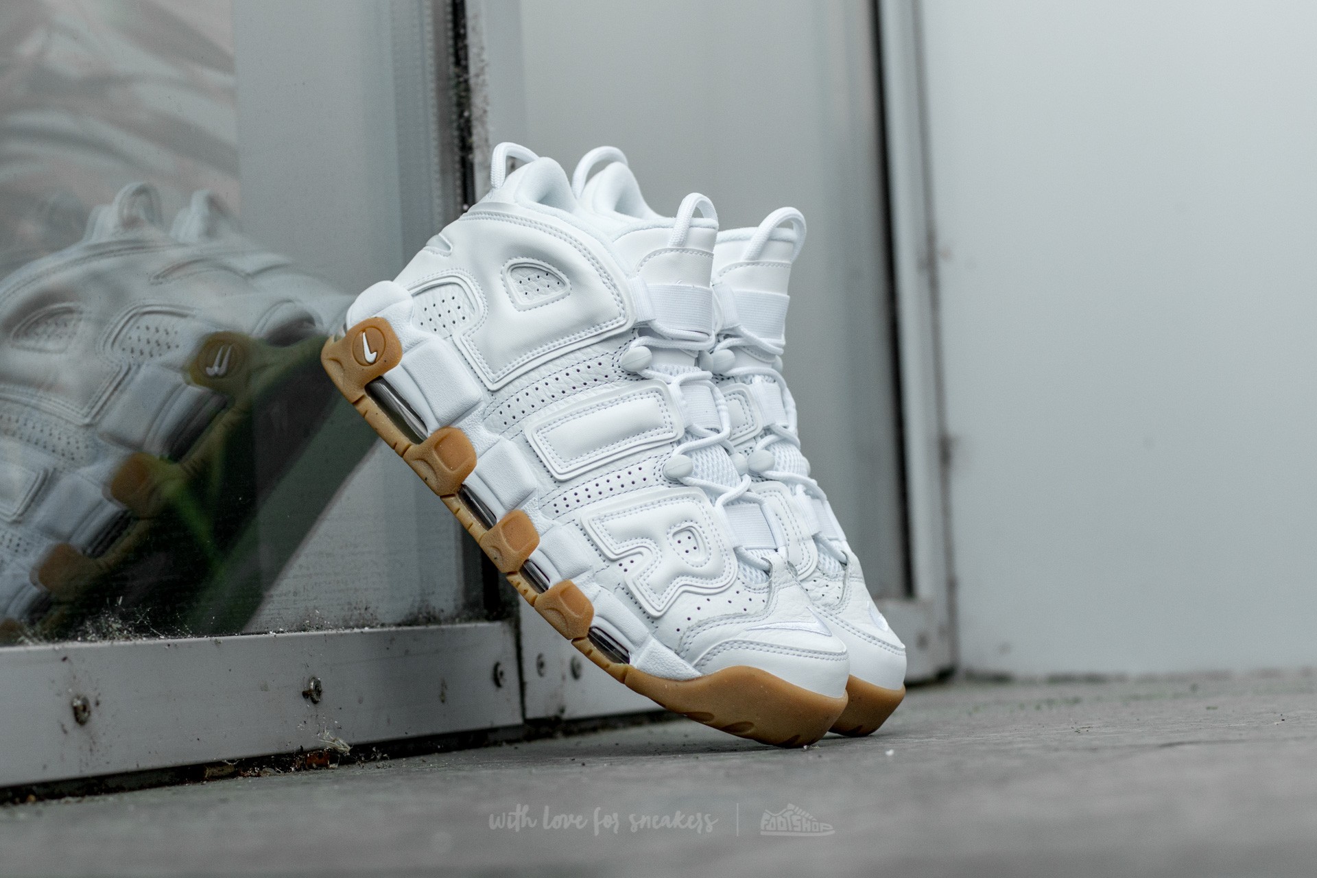Încălțăminte și sneakerși pentru bărbați Nike Air More Uptempo White/ White-Bamboo Gym Light Brown