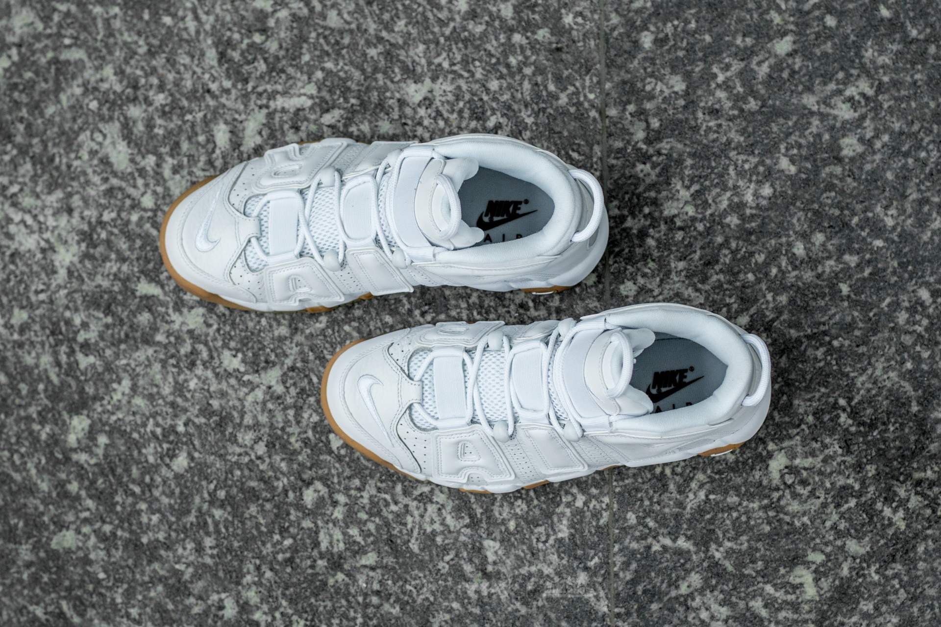 Încălțăminte și sneakerși pentru bărbați Nike Air More Uptempo White/ White-Bamboo Gym Light Brown
