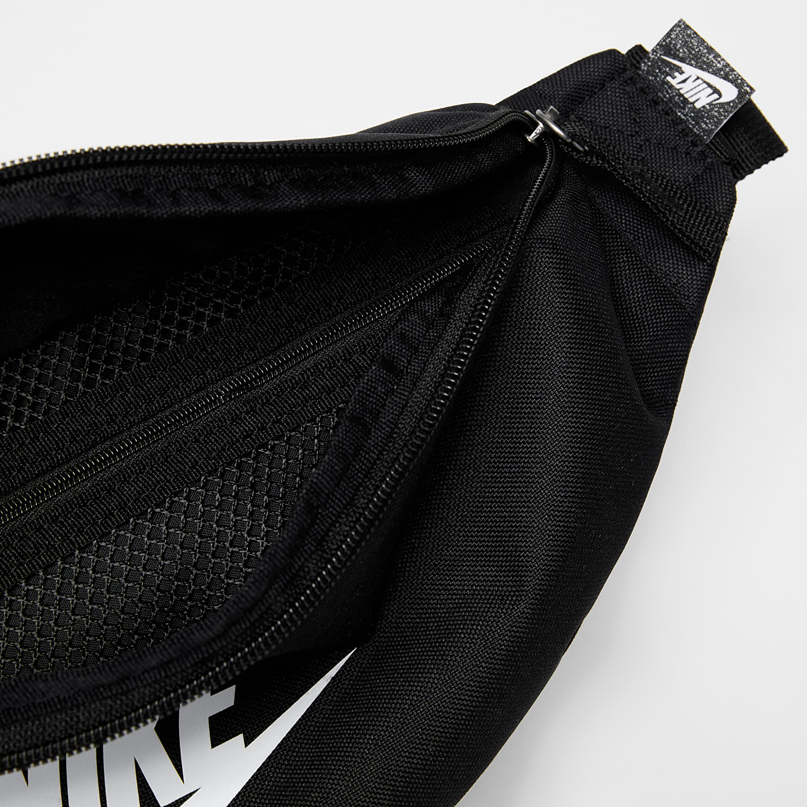 Genți de șold Nike Waistpack Black/ Black/ White