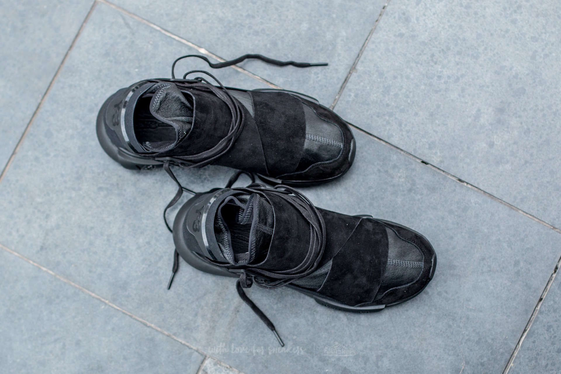 Încălțăminte și sneakerși pentru bărbați Y-3 Qasa High Carbon Black/ Carbon Black/ Carbon Black