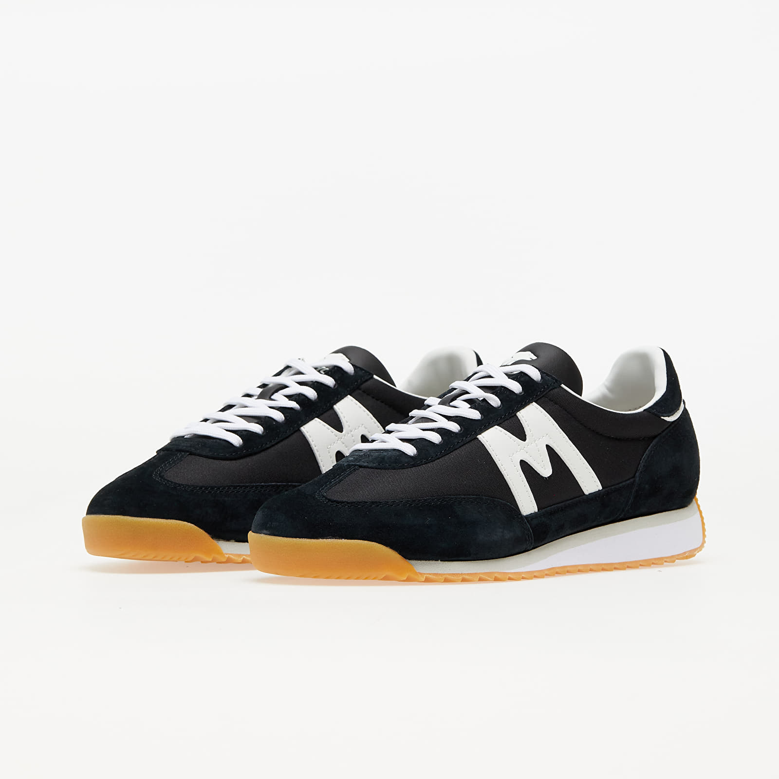 Herren Sneaker und Schuhe Karhu Mestari Black/ White