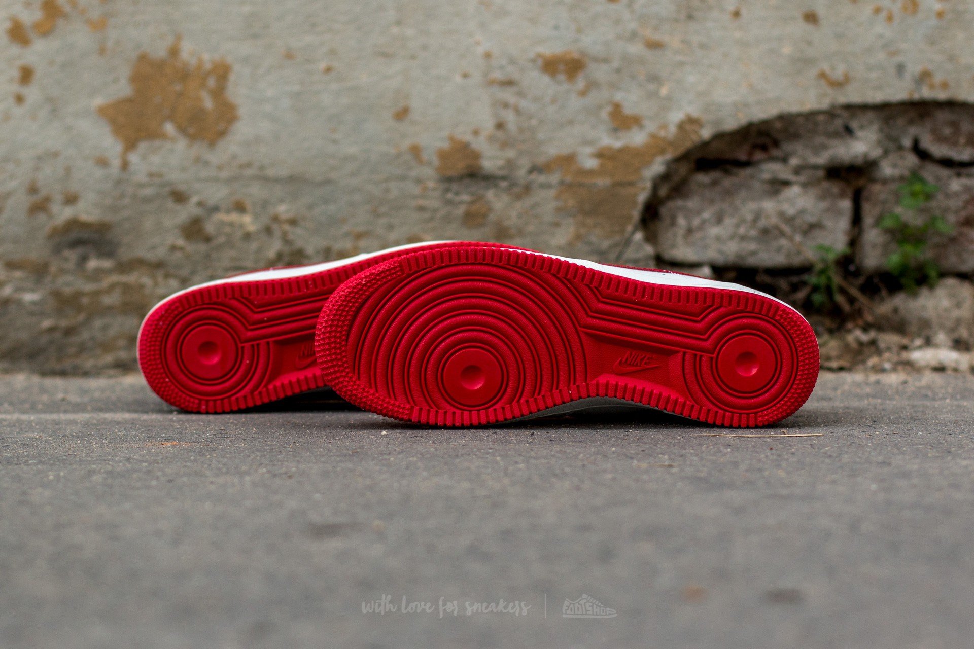 Air force 1 low retro summit white university red hot sale