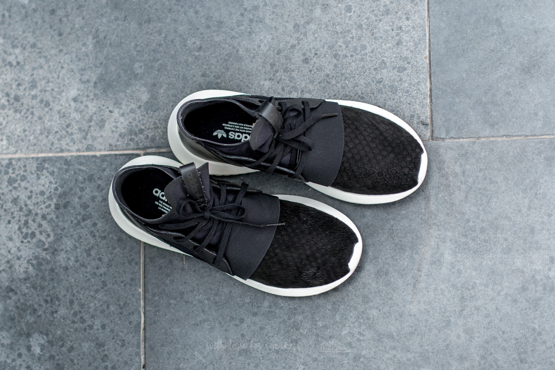 Încălțăminte și sneakerși pentru femei adidas Tubular Defiant W Core Black/ Core Black/ Off White