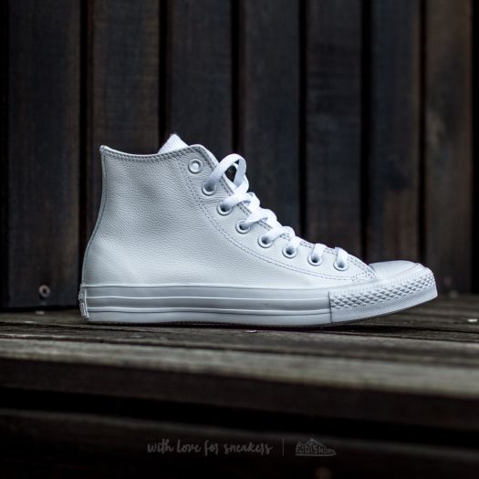 Chuck taylor monochrome white high top top
