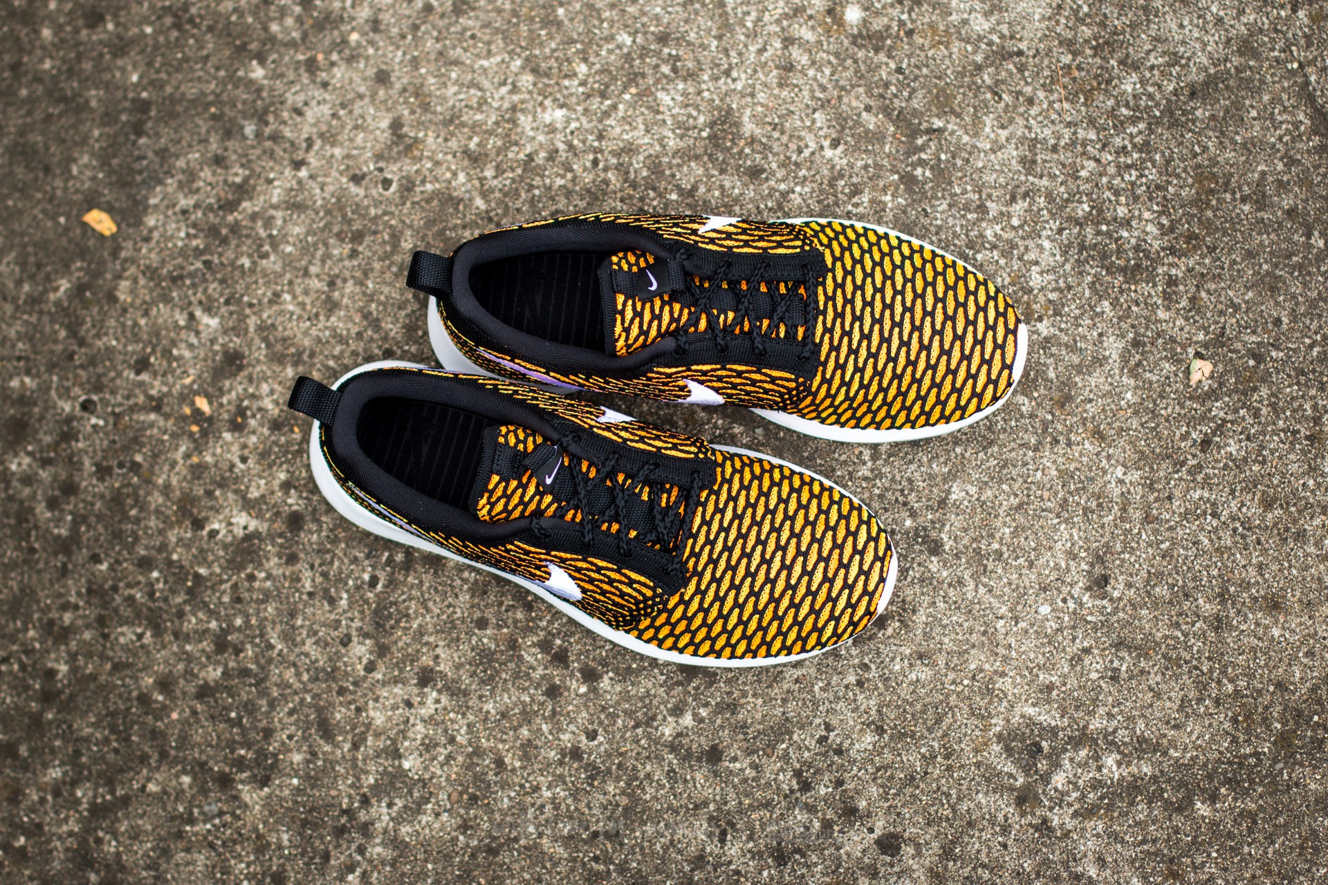 Men's shoes Nike Roshe NM Flyknit Black/ White-Total Orange-Volt