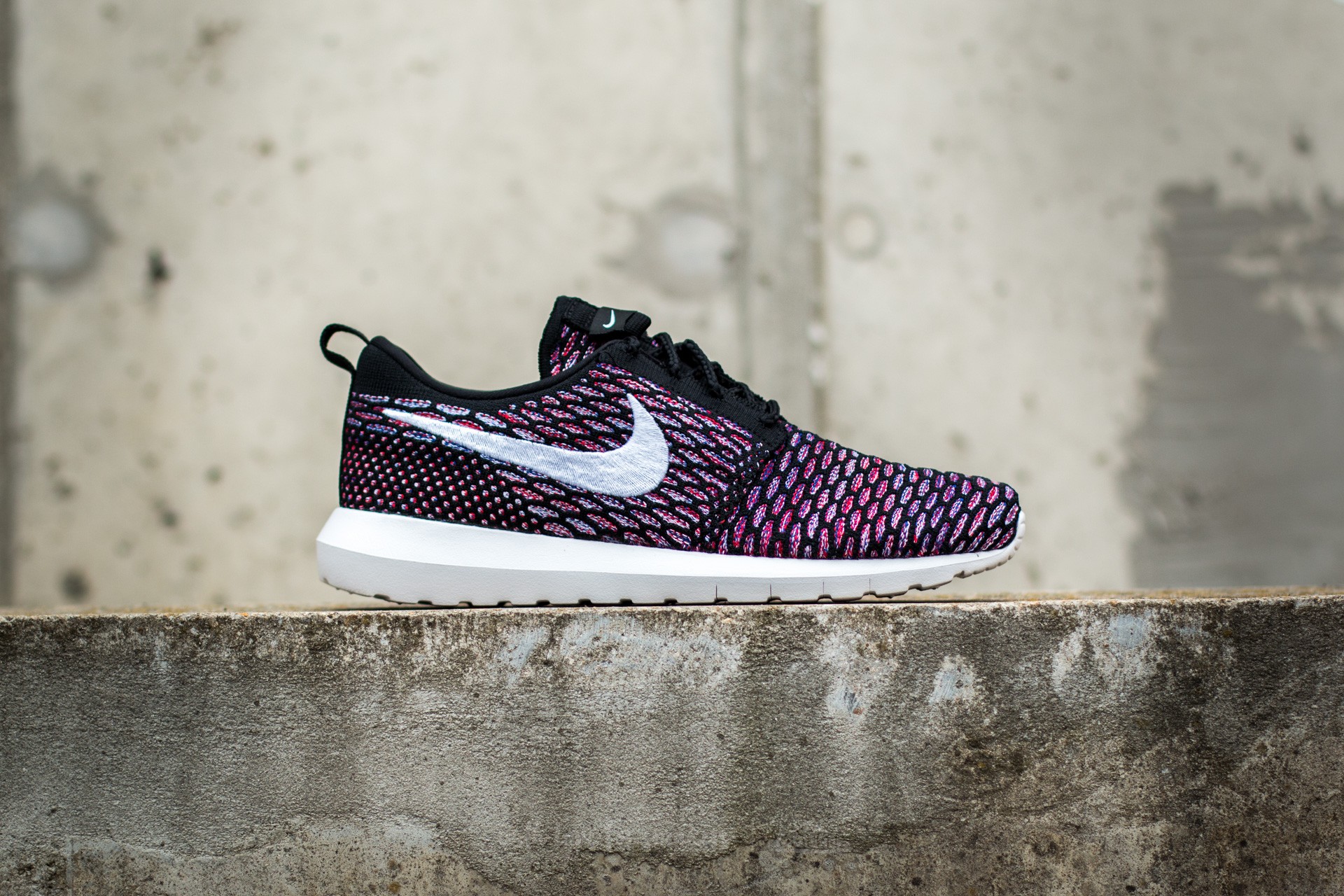 Red black cheap and white roshes