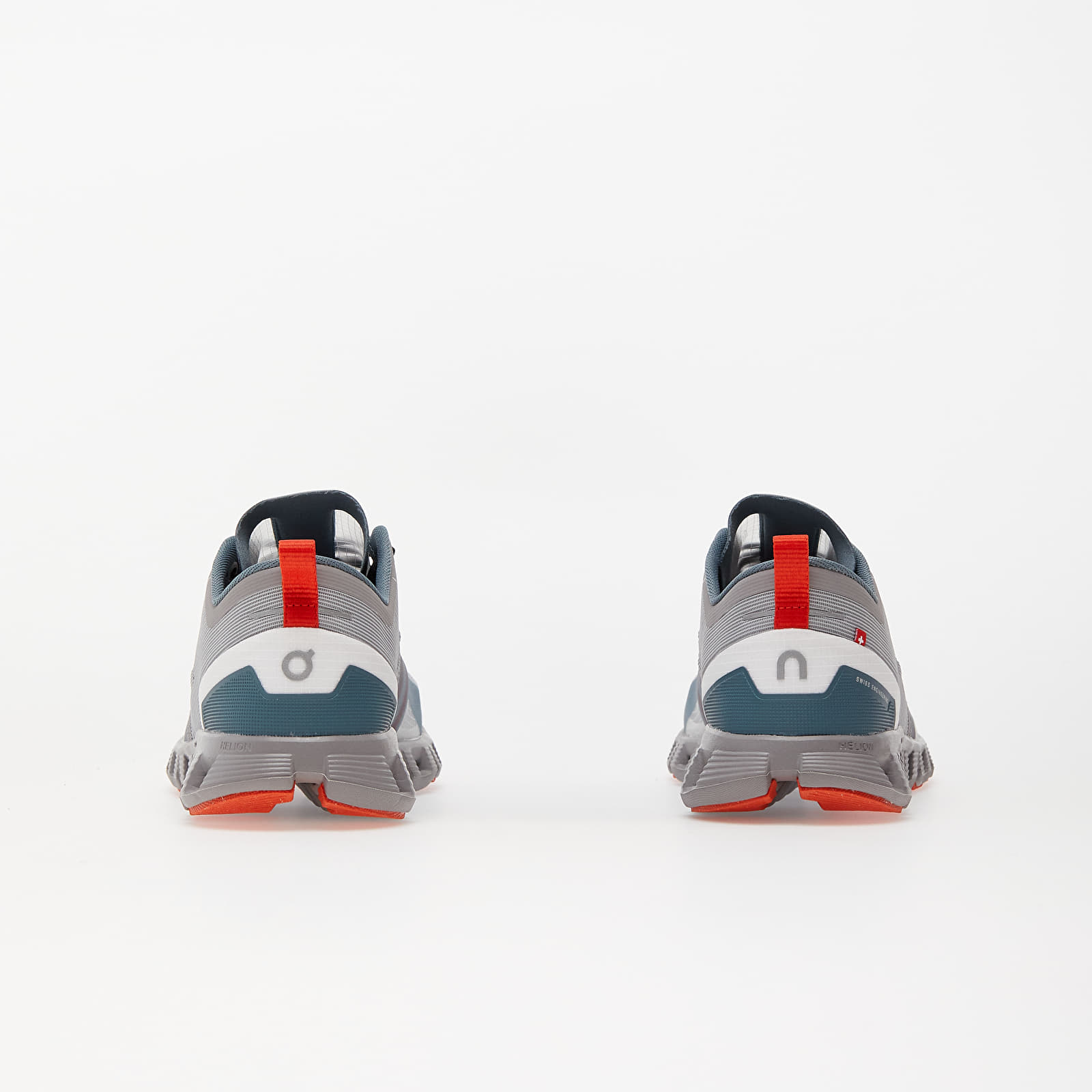 Naisten kengät On W Cloud X Shift Alloy/ Red