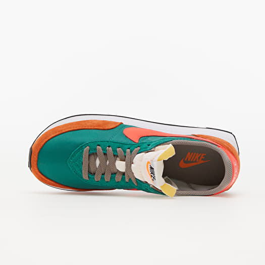 Men s shoes Nike Waffle Trainer 2 SP Green Noise Bright Crimson