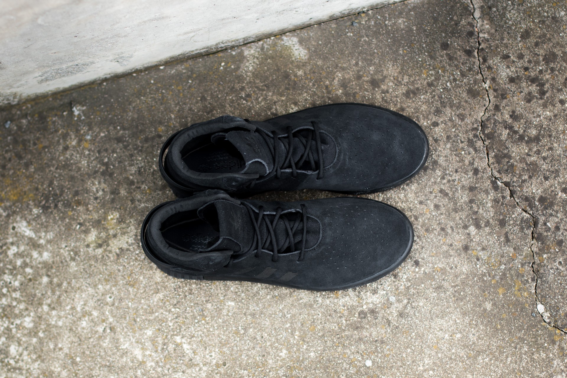 Adidas tubular invader onix store