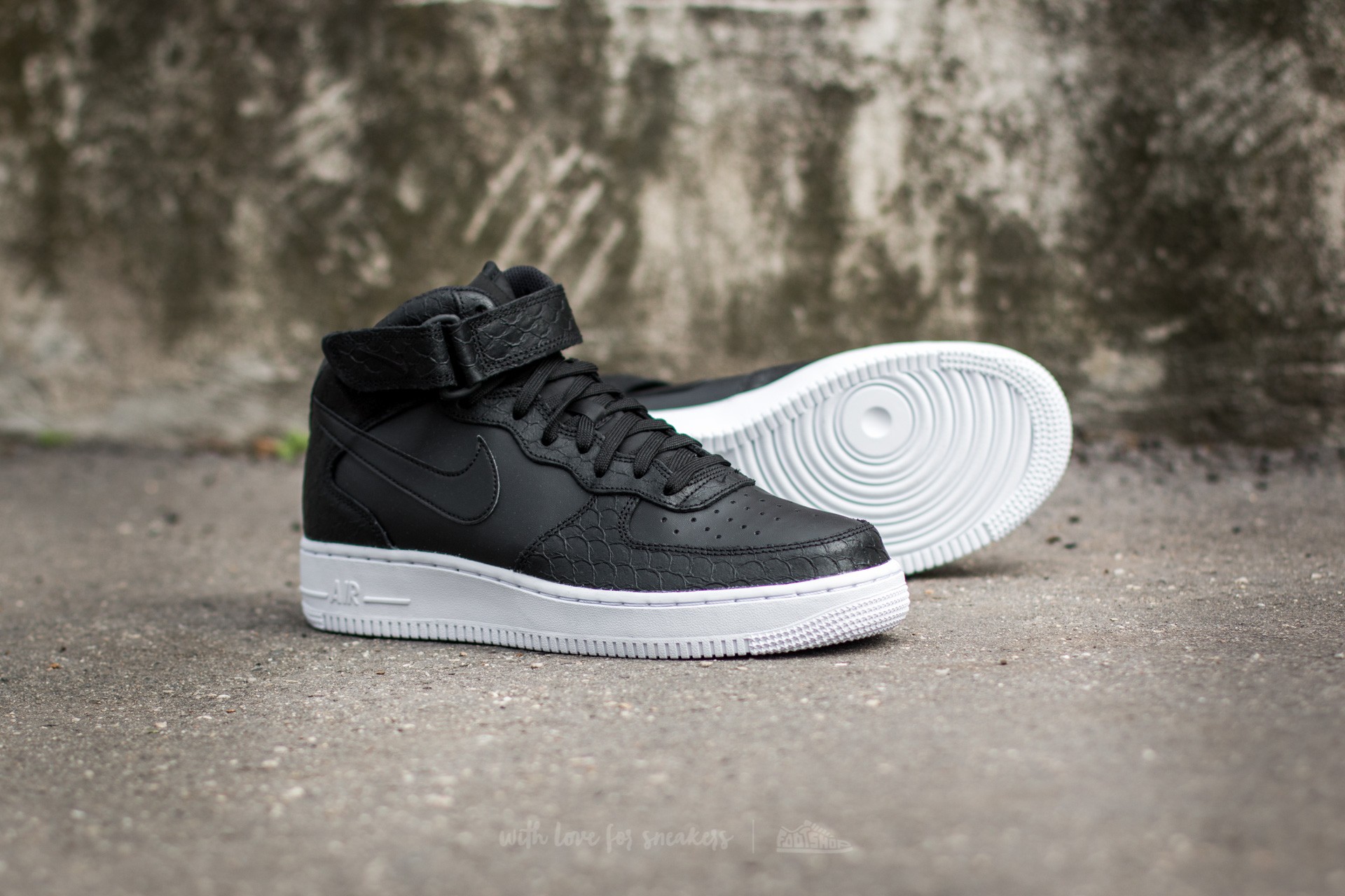 Nike air force 1 lv8 mid suede black white sales
