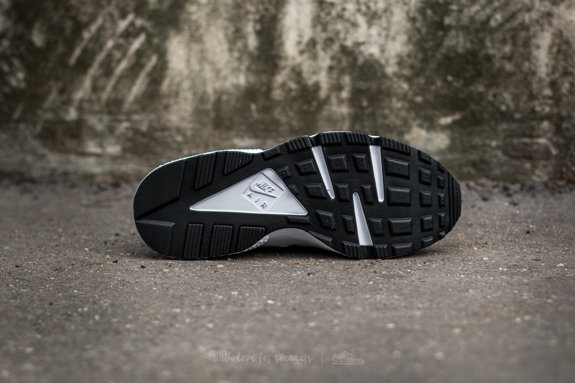 Huarache off white sales price
