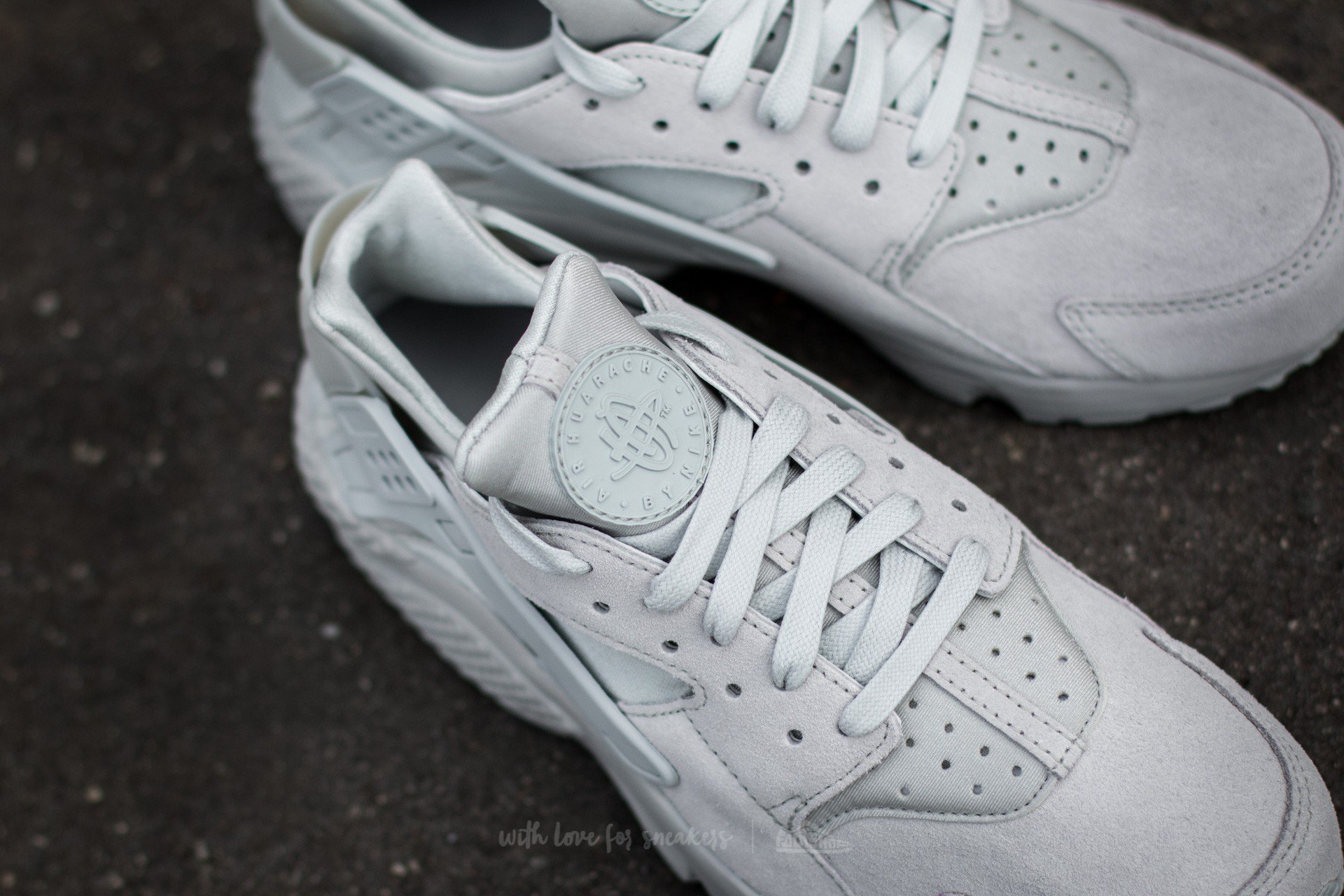 Men s shoes Nike Air Huarache Run Premium Neutral Grey Neutral Grey Footshop