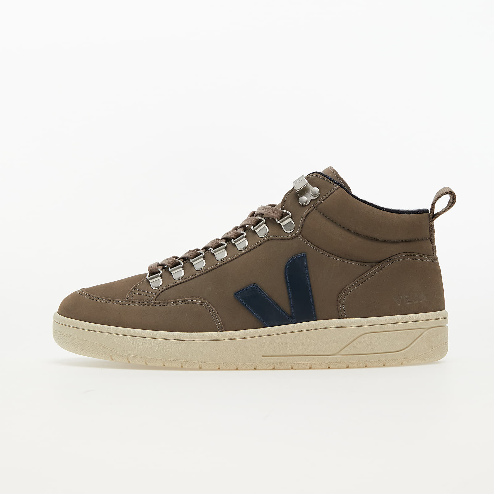 Veja roraima sneaker best sale boots