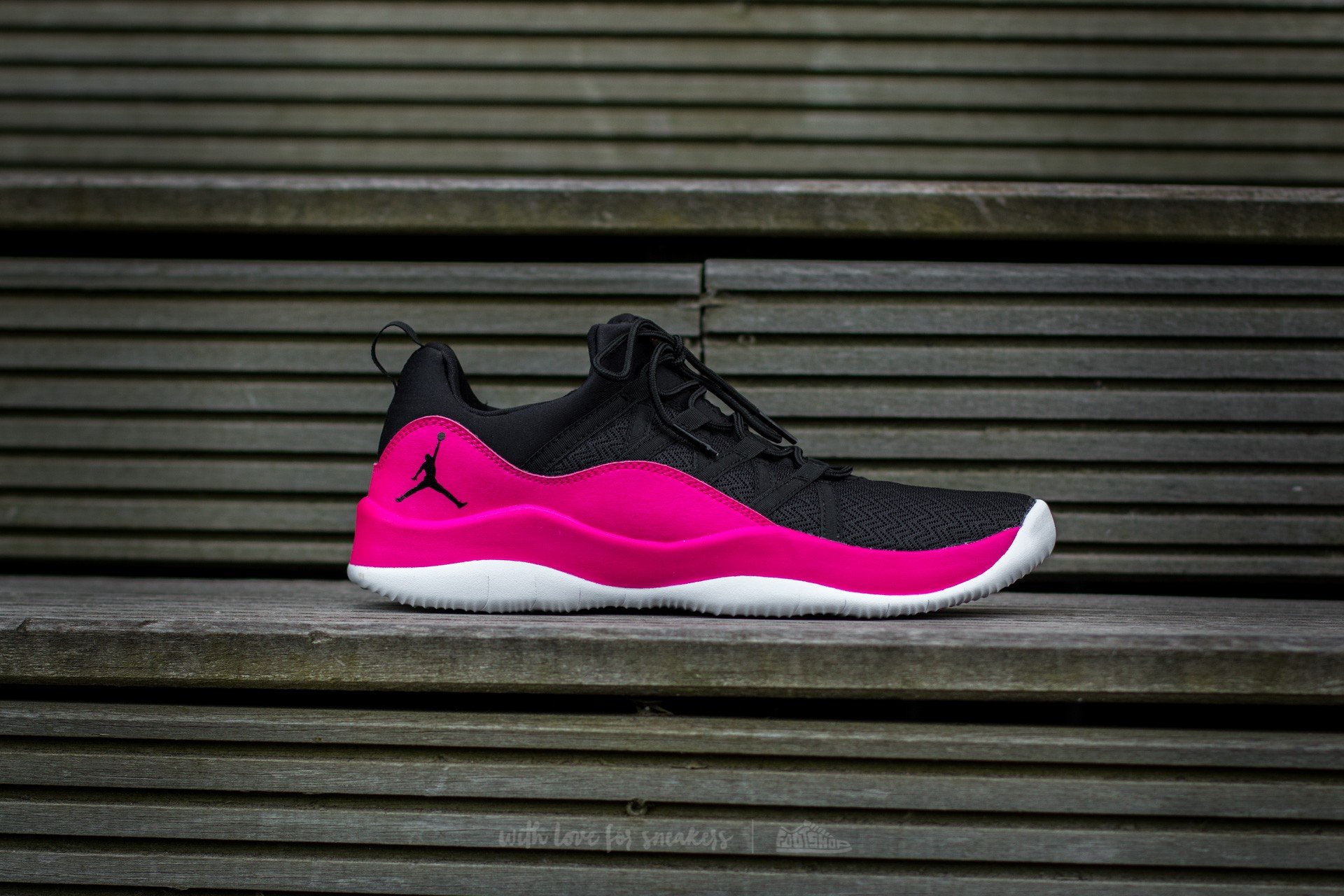 Ženski čevlji Air Jordan Deca Fly (GG) Black/ Black-Vivid Pink