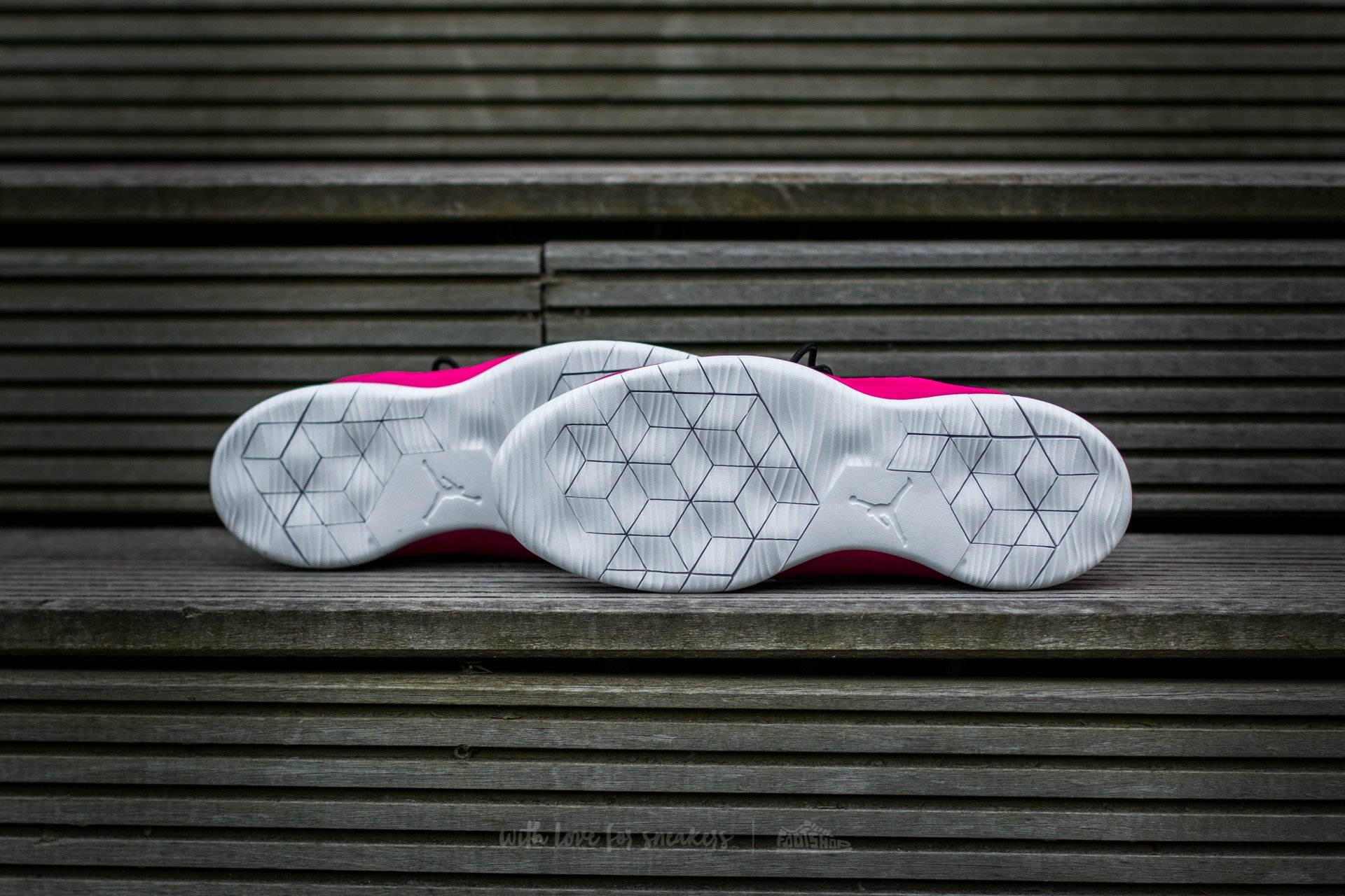 Ženski čevlji Air Jordan Deca Fly (GG) Black/ Black-Vivid Pink