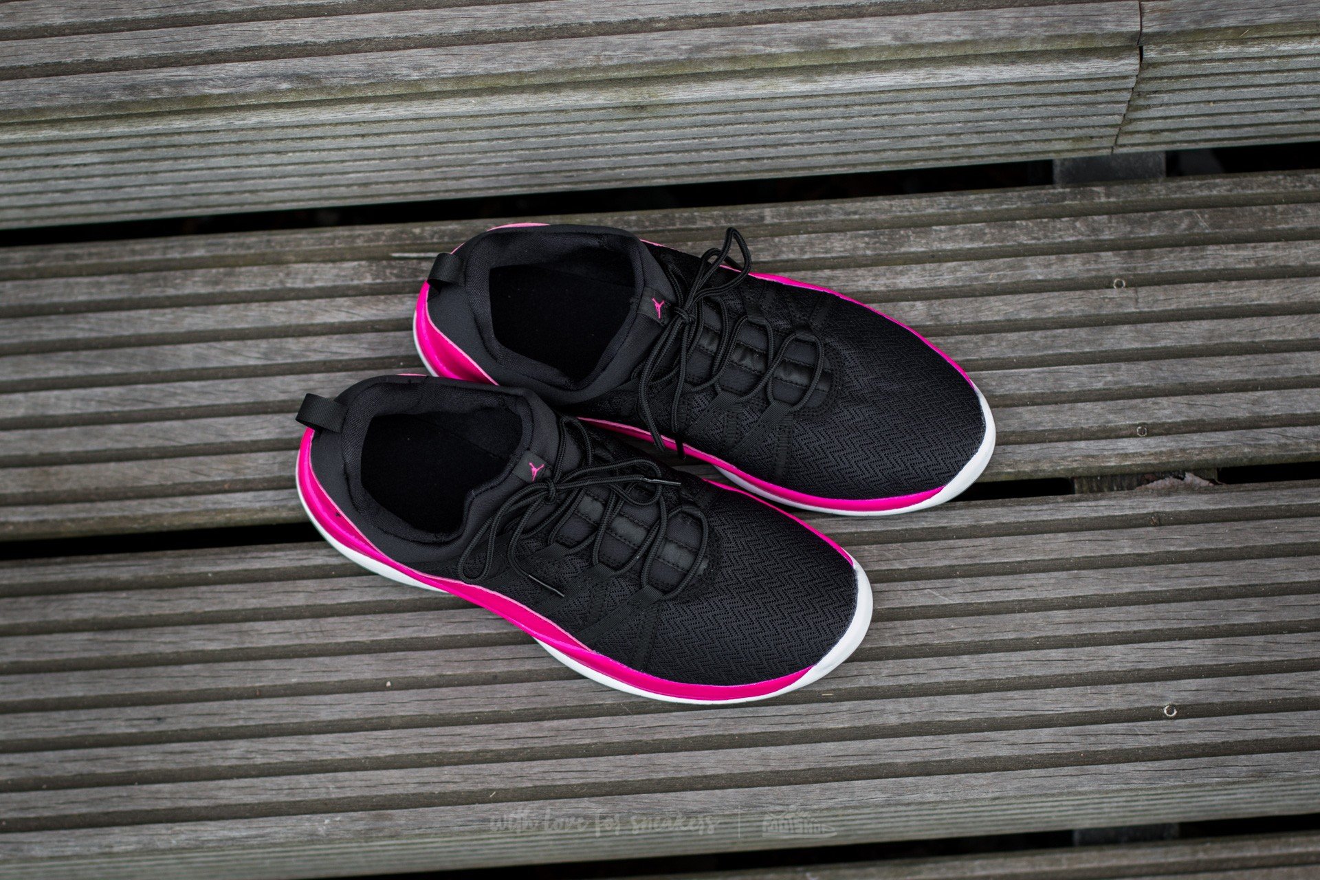 Ženski čevlji Air Jordan Deca Fly (GG) Black/ Black-Vivid Pink