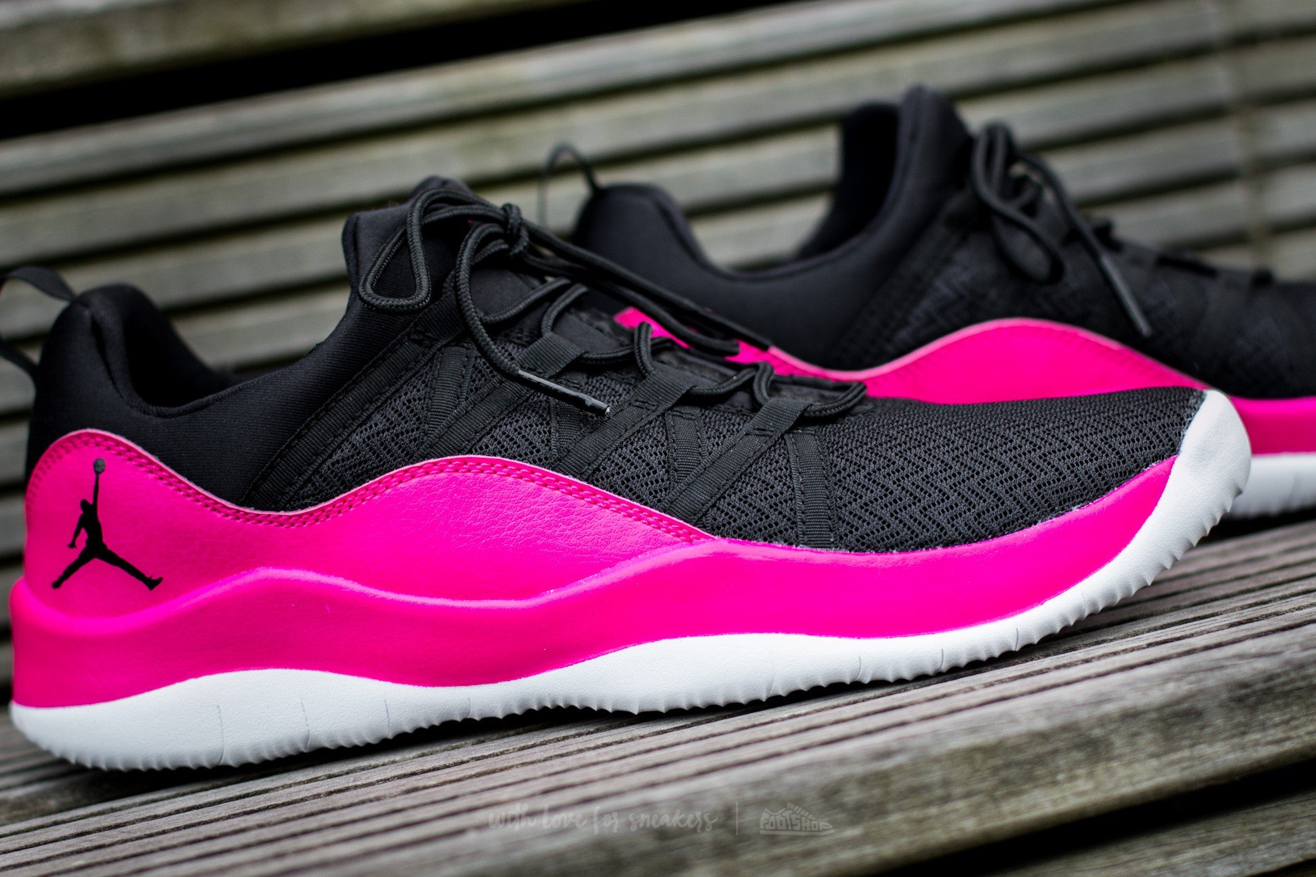 Ženski čevlji Air Jordan Deca Fly (GG) Black/ Black-Vivid Pink