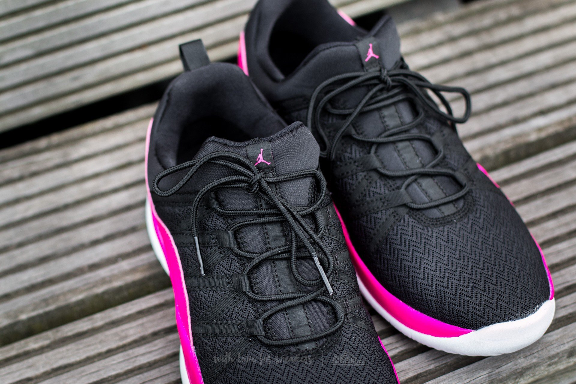 Ženski čevlji Air Jordan Deca Fly (GG) Black/ Black-Vivid Pink