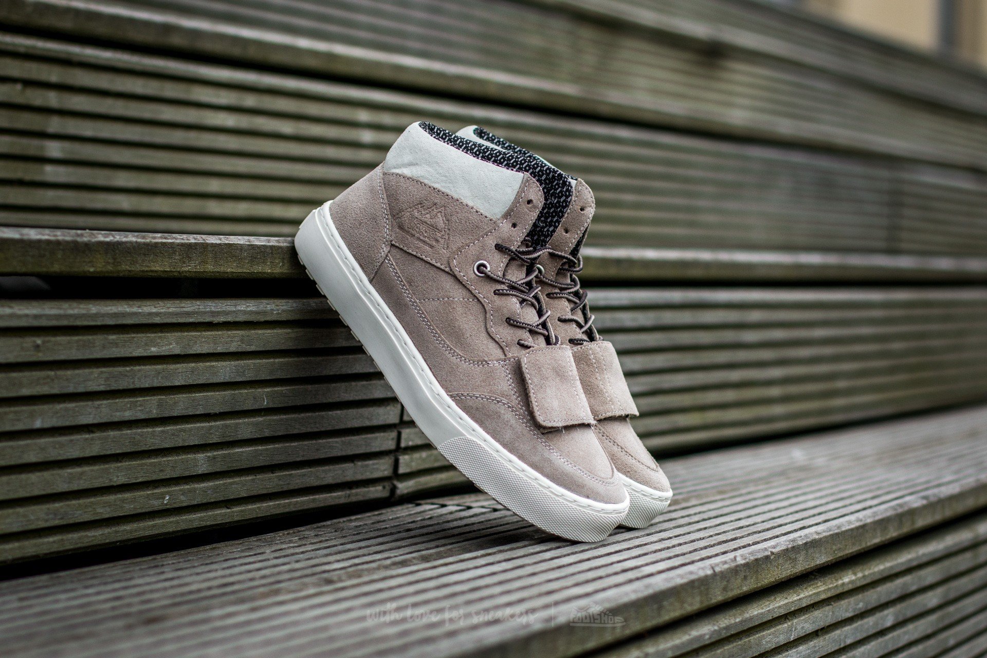 Hummus suede shop vans